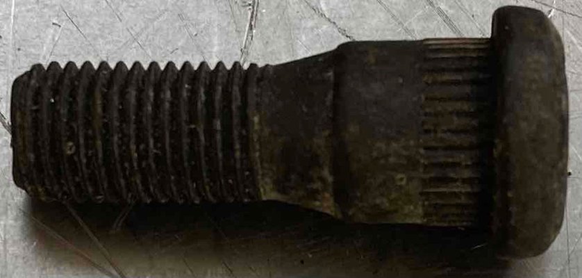 Pièce matériel de récolte - Récolteuse de haricots - GOUJON DE ROUE 7/16" x 1.3/8" - 20FPP Dur. 32 a 38 DMII