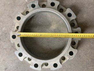 Pièce matériel de récolte - Système de chenilles caoutchouc - ENTRETOISE 10 TROUS