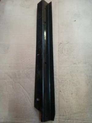 Pièce matériel de récolte - Cueilleur à maïs - GUIDE CHAINE GAUCHE CAPOT REPLIABLE