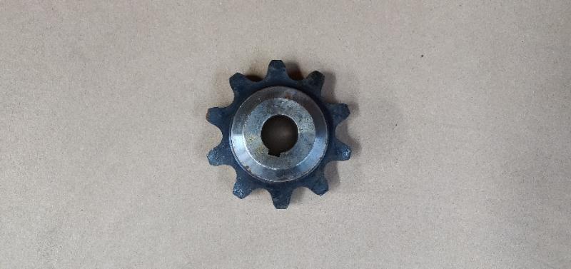 Pièce matériel de récolte - Cueilleur à maïs - PIGNON ENTRAINEMENT CHAINE CUEILLEUSE  Z=10 P=30 RUL