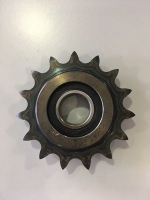 Pièce matériel de récolte - Cueilleur à maïs - PIGNON TENDEUR DE CHAINE D'ENTRAINEMENT DE VIS SANS FIN