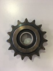 Pièce matériel de récolte - Cueilleur à maïs - PIGNON TENDEUR DE CHAINE D'ENTRAINEMENT DE VIS SANS FIN