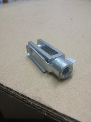 Pièce matériel de récolte - Cueilleur à maïs - FOURCHE COMMANDE