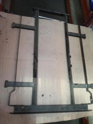 Pièce matériel de récolte - Cueilleur à maïs - CHASSIS POUR CAPOT 75