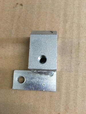 Pièce matériel de récolte - Cueilleur à maïs - BORNE DE MONTAGE DE TRINGLE 
