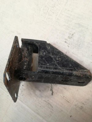Pièce matériel de récolte - Cueilleur à maïs - BONNET SUPPORT GAUCHE