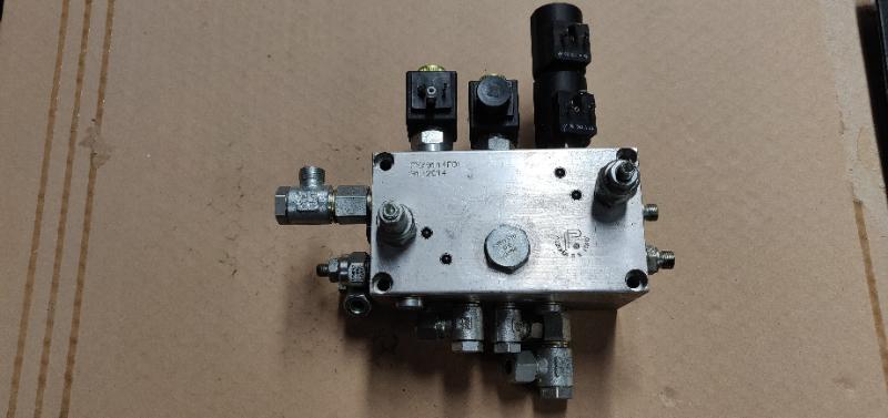 Pièce matériel de récolte - Cueilleur à maïs - BLOC ELECTRO HYDRAULIQUE