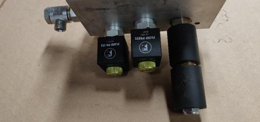 Pièce matériel de récolte - Cueilleur à maïs - BLOC ELECTRO HYDRAULIQUE