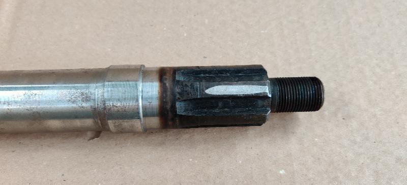 Pièce matériel de récolte - Cueilleur à maïs - ARBRE DE TRANSMISSION 47CM