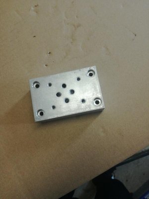 Pièce matériel de récolte - Cueilleur à maïs - BLOC HYDRAULIQUE