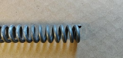 Pièce matériel de récolte - Cueilleur à maïs - RESSORT DE CHAINE