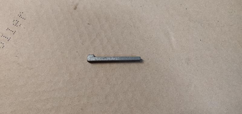 Pièce matériel de récolte - Cueilleur à maïs - CLAVETTE 10X6X70