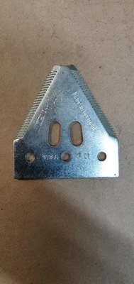 Pièce matériel de récolte - Barre de coupe à céréales - SECTION 3 TROUS GERINGHOFF 811165