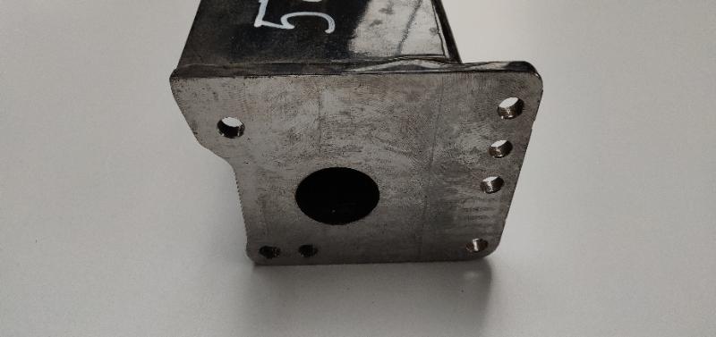 Pièce matériel de récolte - Cueilleur à maïs - CHASSIS AVANT DROIT