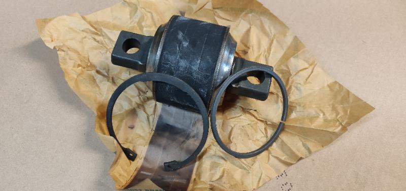 Pièce matériel de récolte - Système de chenilles caoutchouc - AXE DE BALANCIER