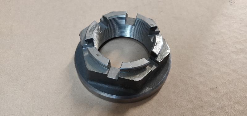 Pièce matériel de récolte - Système de chenilles caoutchouc - ECROU CENTRAL