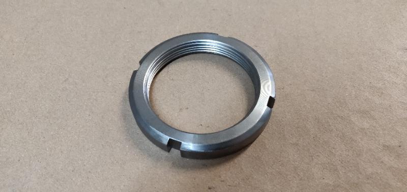Pièce matériel de récolte - Système de chenilles caoutchouc - ECROU D'ESSIEU KM M65X2